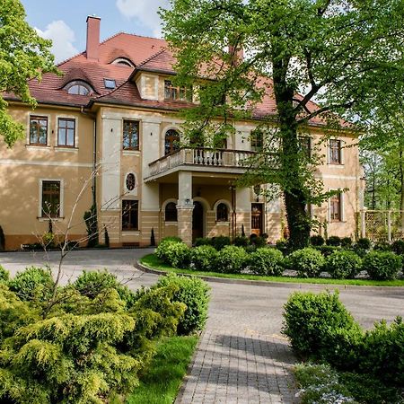 Palac Ogrodowa Tarnowskie Góry Buitenkant foto