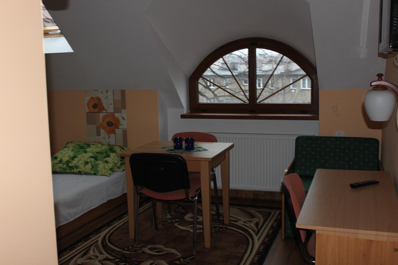 Palac Ogrodowa Tarnowskie Góry Buitenkant foto