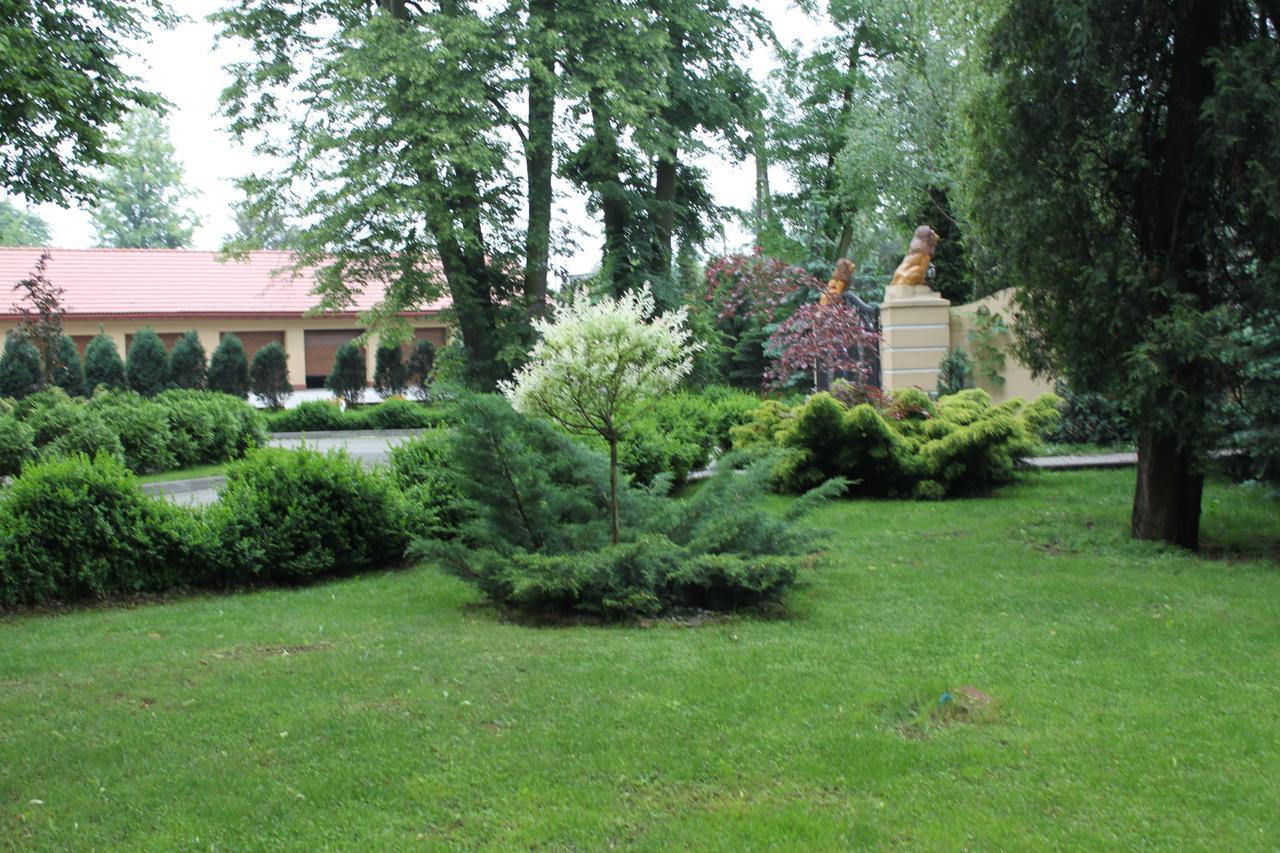 Palac Ogrodowa Tarnowskie Góry Buitenkant foto