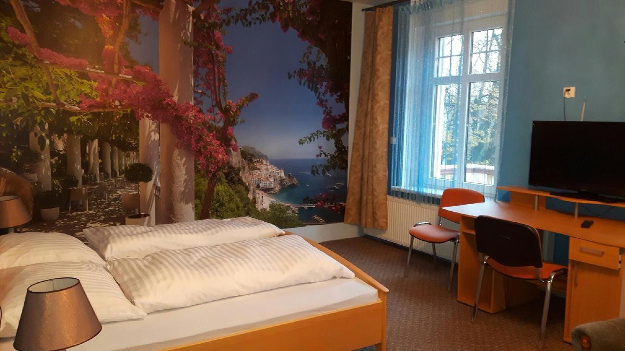 Palac Ogrodowa Tarnowskie Góry Buitenkant foto